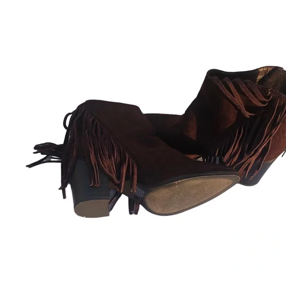 MADDEN GIRL NIB Suede Back Zip Dark Brown Chocolate Fringe Booties Ankle Boots - Picture 6 of 7